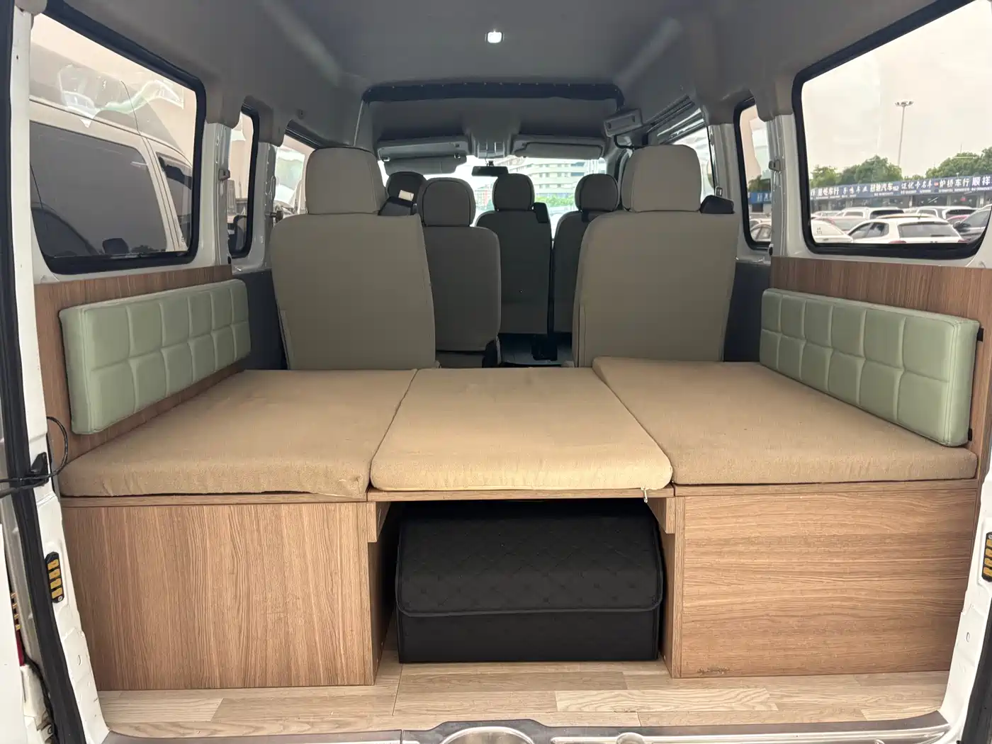 SAIC Maxus Xintu V80 2023 2.0T Manual Classic Aoyun Power Edition Long Wheelbase Medium Roof 6/7/8/9-Seater фото 7