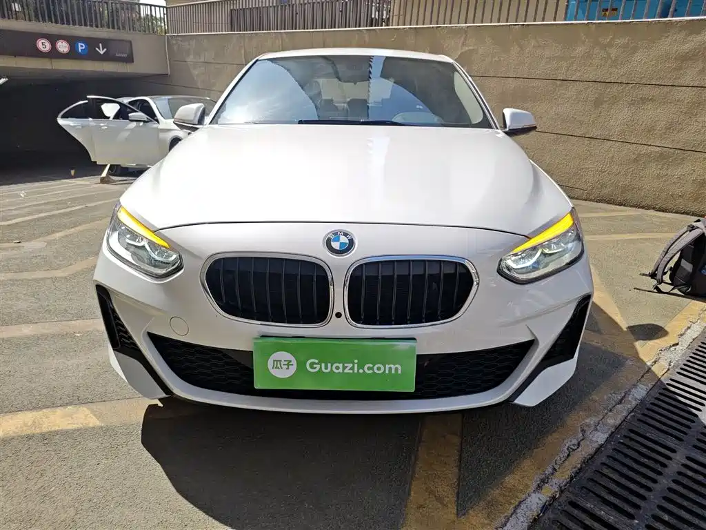 BMW 1-SERIES