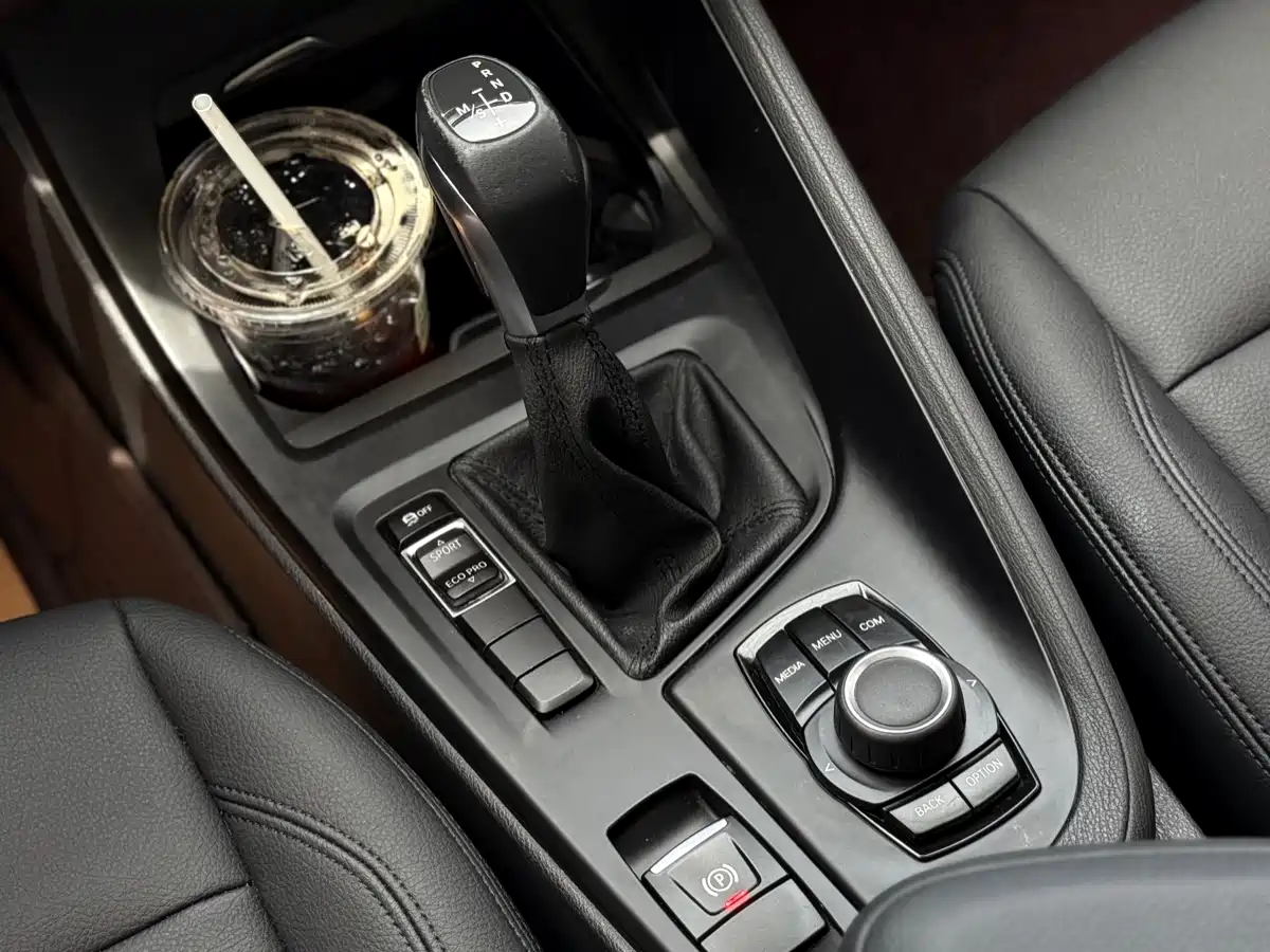 BMW X1 2018 sDrive20Li Leading Model фото 9