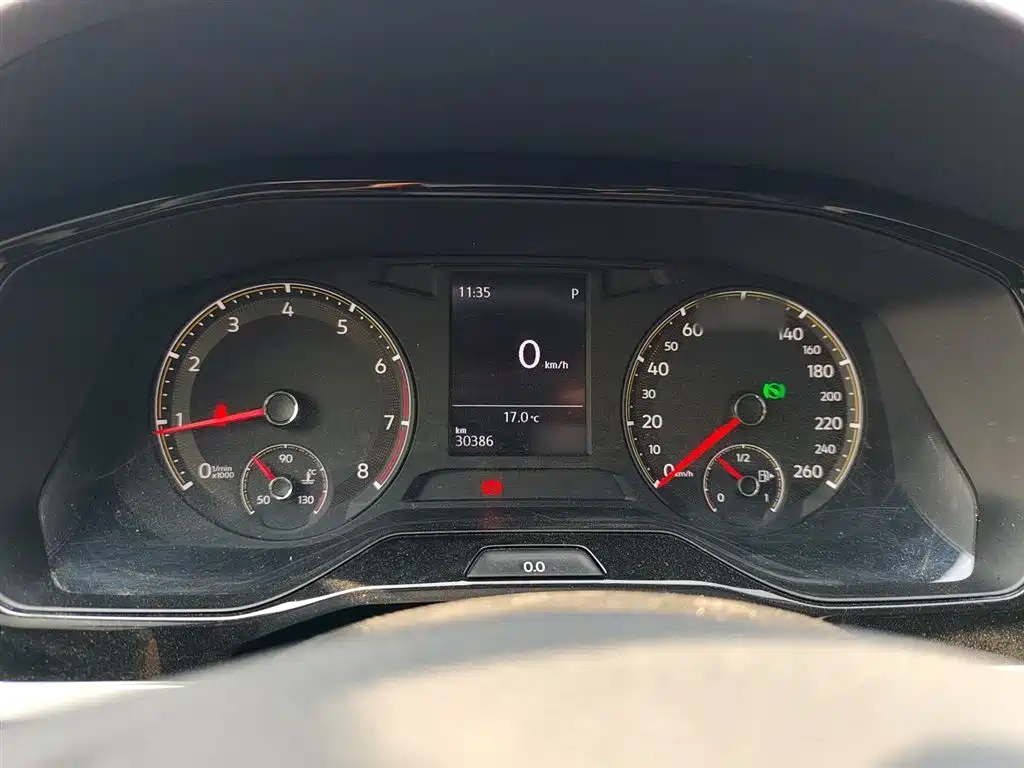VOLKSWAGEN BORA