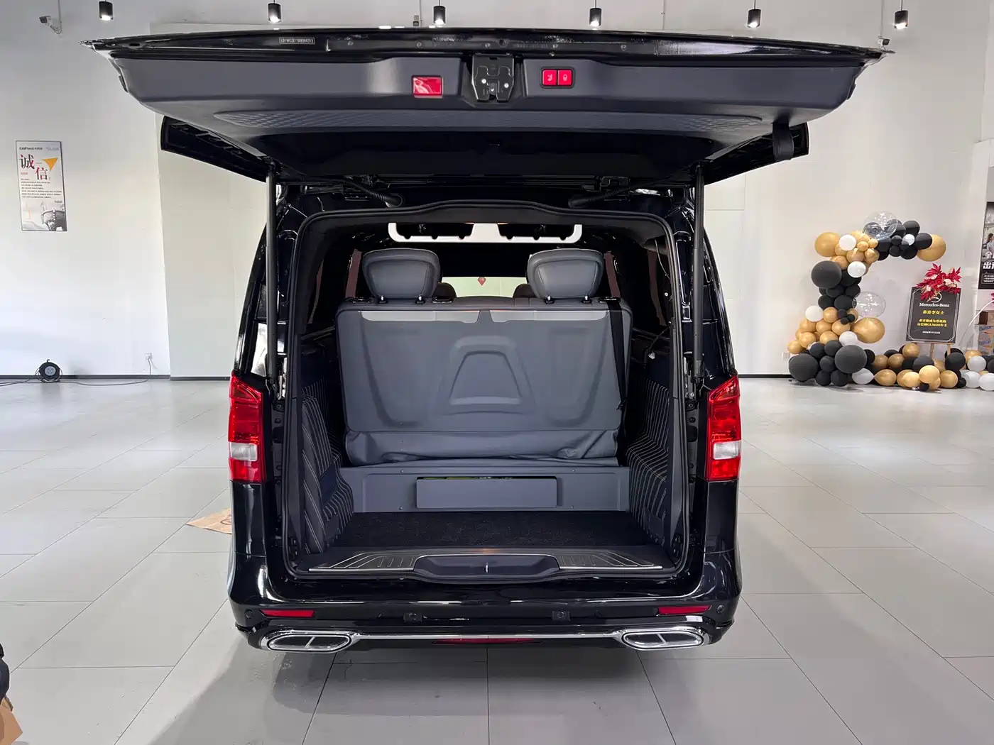 Mercedes-Benz Vito 2018 2.0T Elite Edition 7-seater China VI фото 23