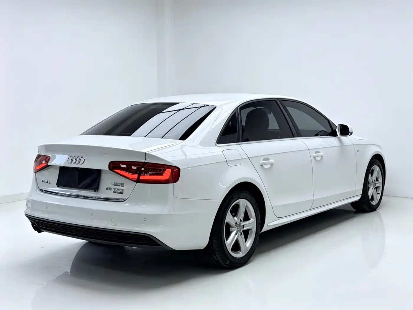 Audi A4L 2015 45 TFSI quattro Individual Sport фото 14