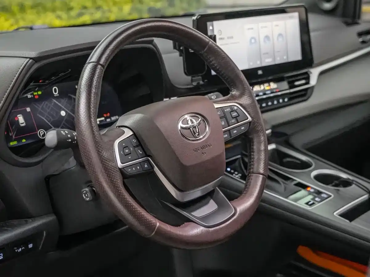 Toyota Granvia 2023 2023 2.5L Hybrid Flagship VIP Edition