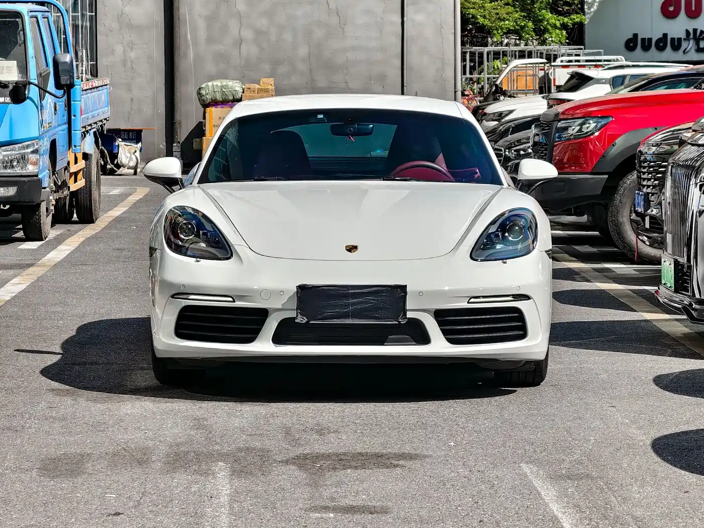 PORSCHE 718