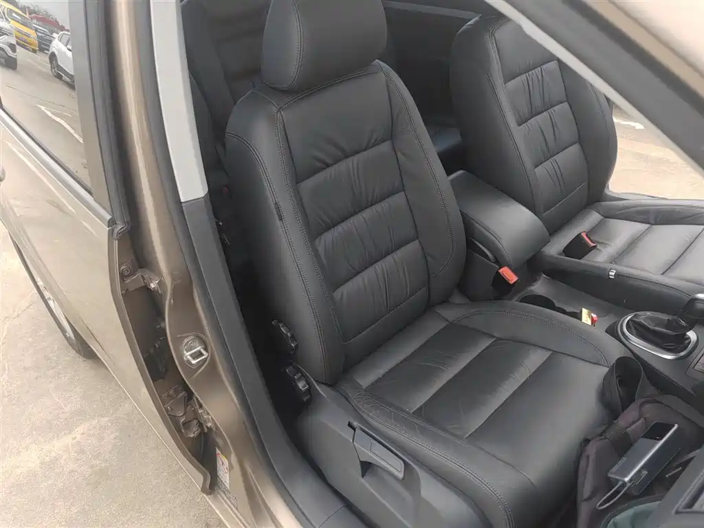 Volkswagen Touran 2015 1.4T DSG Comfort Edition 5-seater фото 20