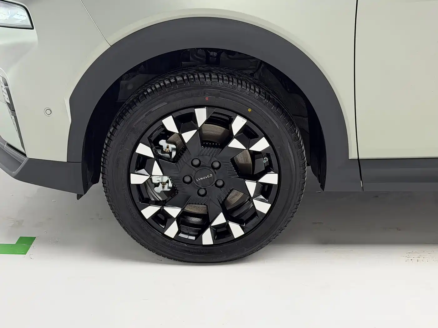 Lynk & Co 06 2026 Relive 1.5T Ultra фото 8