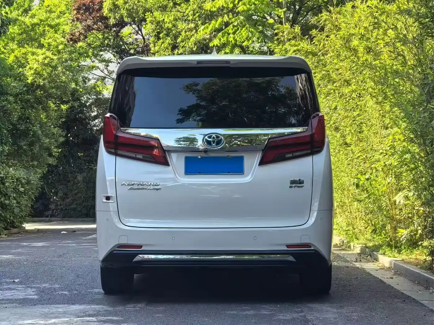 Toyota Alphard 2021 Hybrid 2.5L Ultimate фото 3