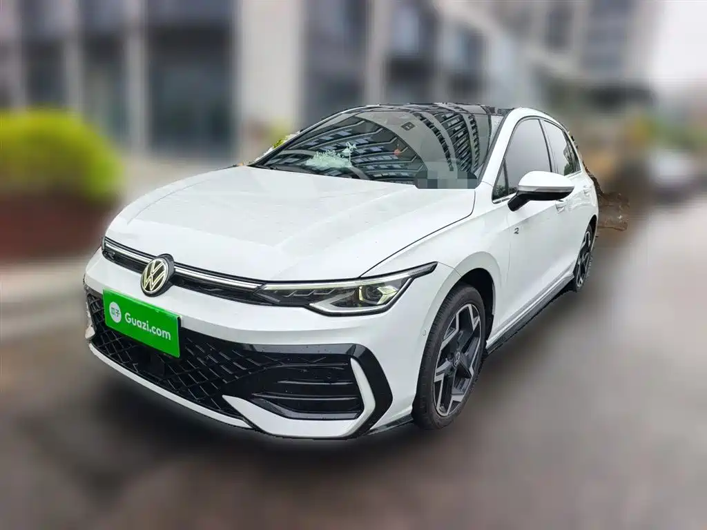 Volkswagen Golf 2025 300TSI R-Line