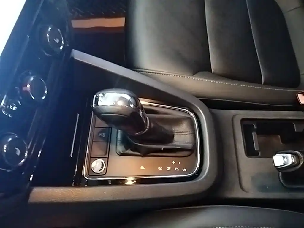 Volkswagen Sagitar 2018 180TSI DSG Premium Edition фото 14