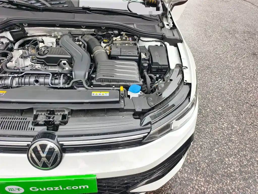 Volkswagen Golf 2025 300TSI R-Line фото 23