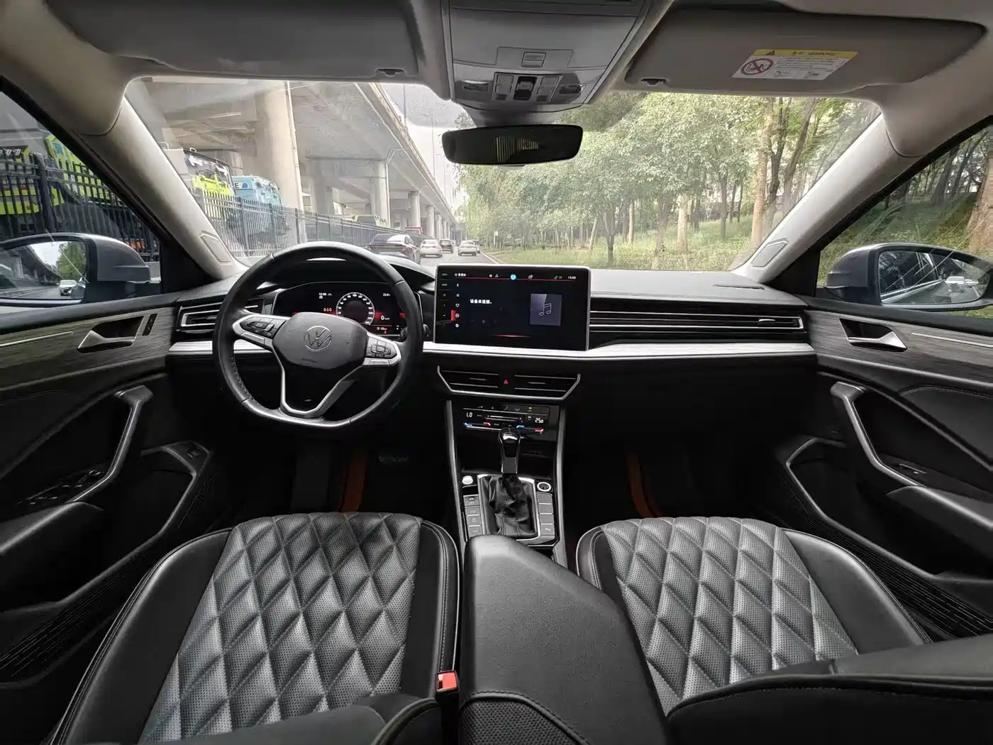 Volkswagen Sagitar 2023 Model Year 200TSI DSG Surpass Edition фото 7