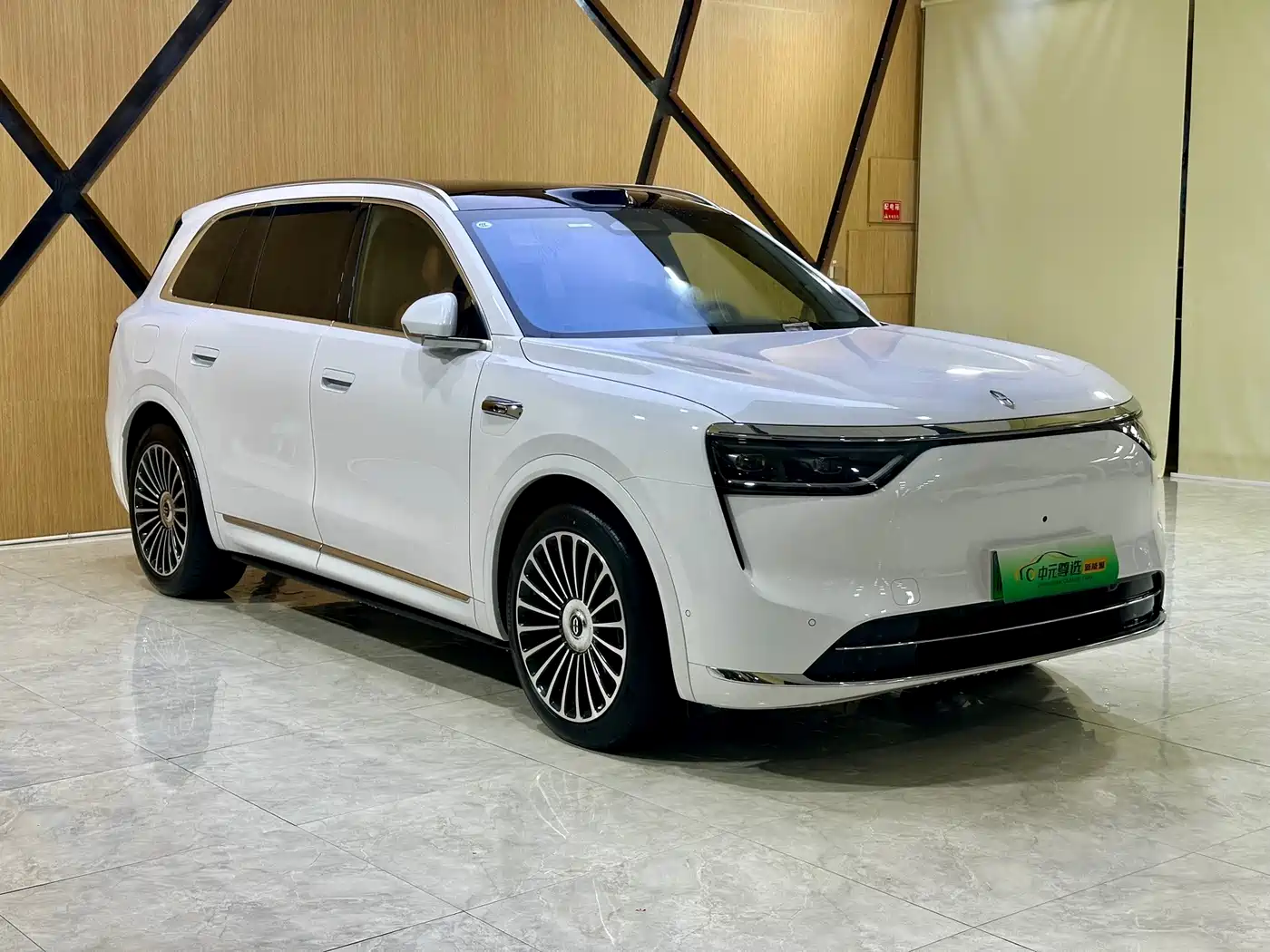 AITO Wenjie AITO M8 2026 2025 Model Extended Range Max+ Edition 53.4kWh 6-Seater