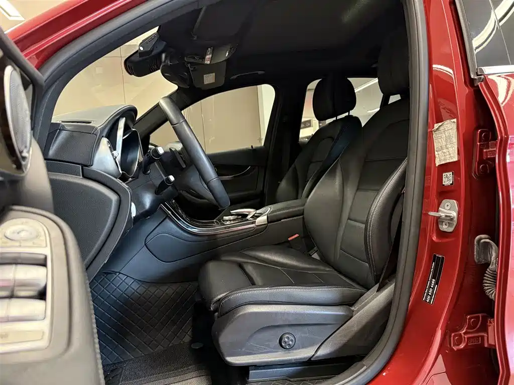 Mercedes-Benz GLC 2018 GLC 260 4MATIC Luxury фото 17