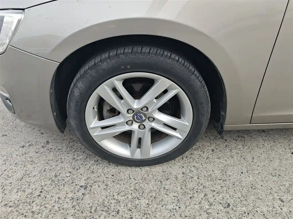 Фото 23 - Volvo S60