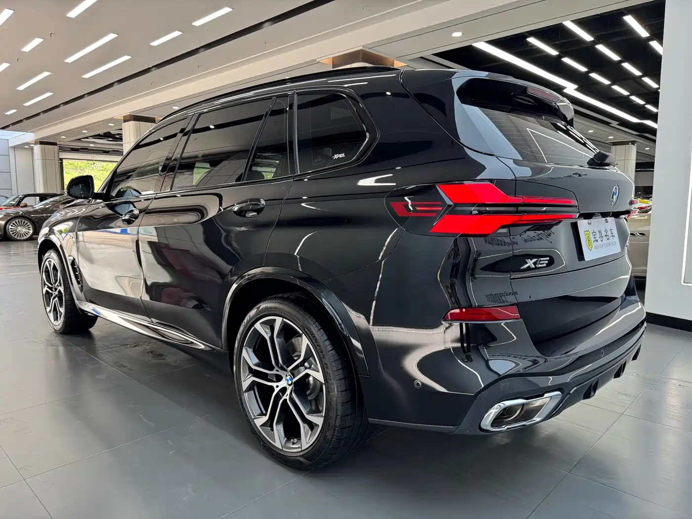 BMW X5 2026 xDrive 40Li M Sport Night Edition Package фото 5