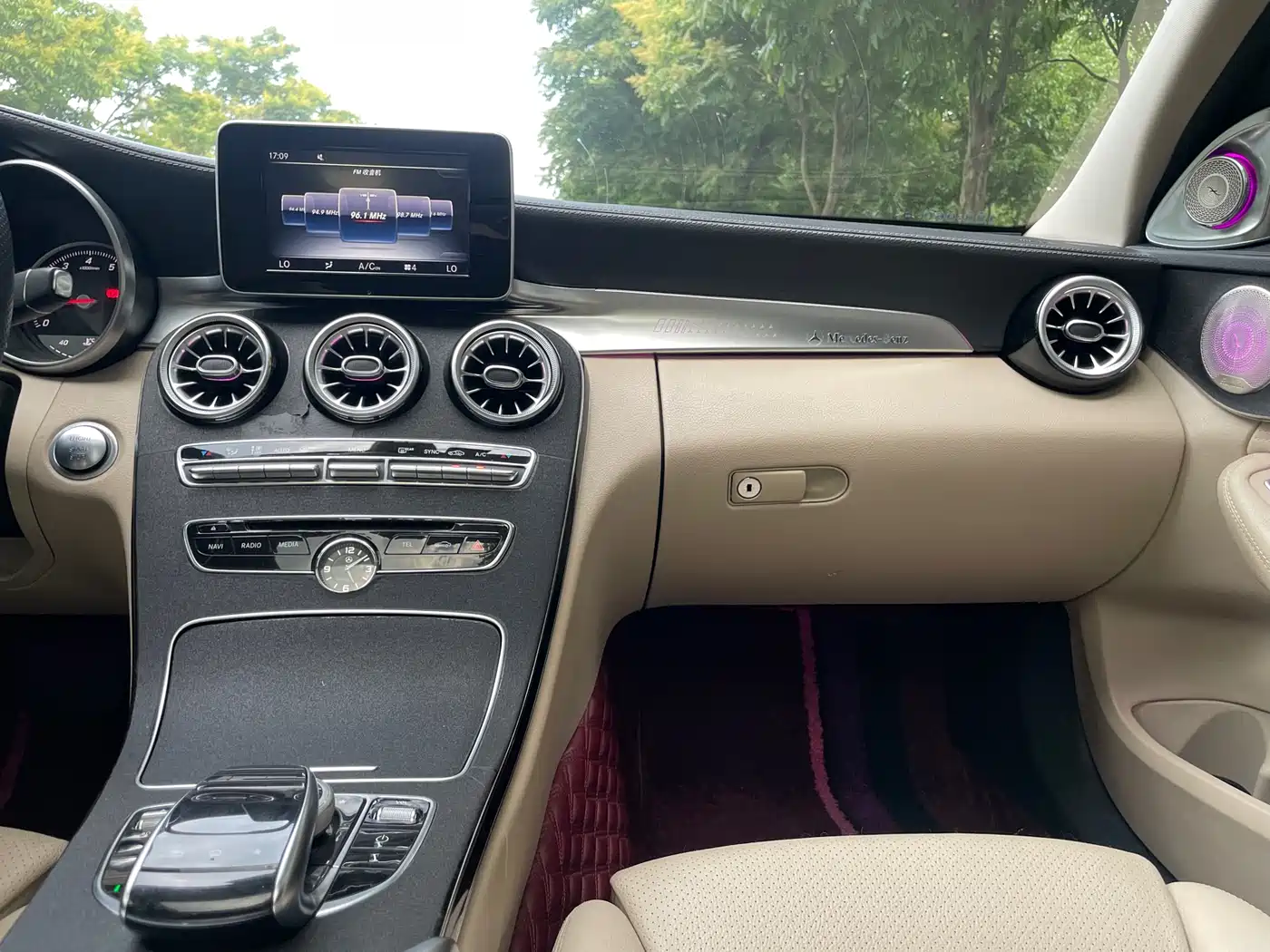 Mercedes-Benz C-Class 2015 Facelift C 200 L Sport фото 19