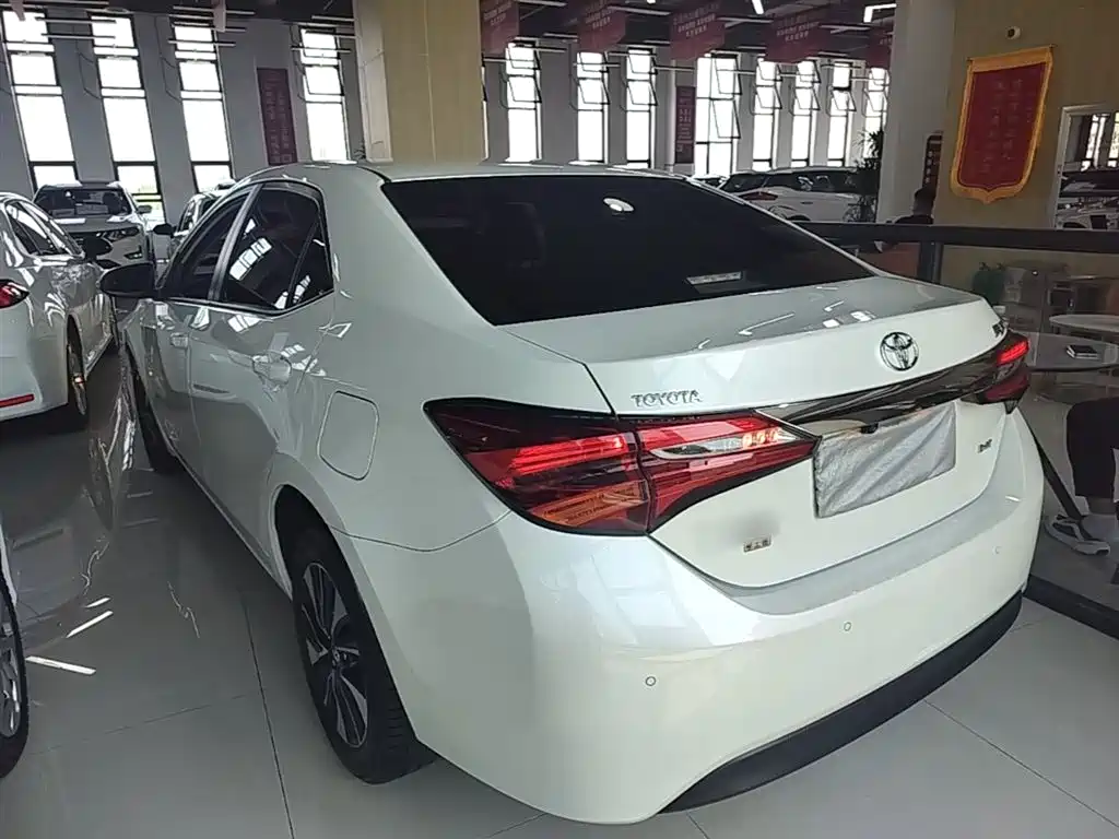 Toyota Levin 2018 185T CVT Premium Edition China V фото 23