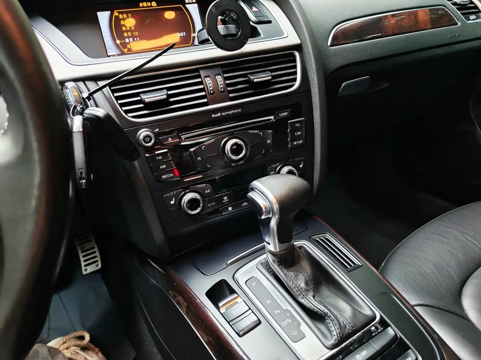 Фото 12 - Audi A4L