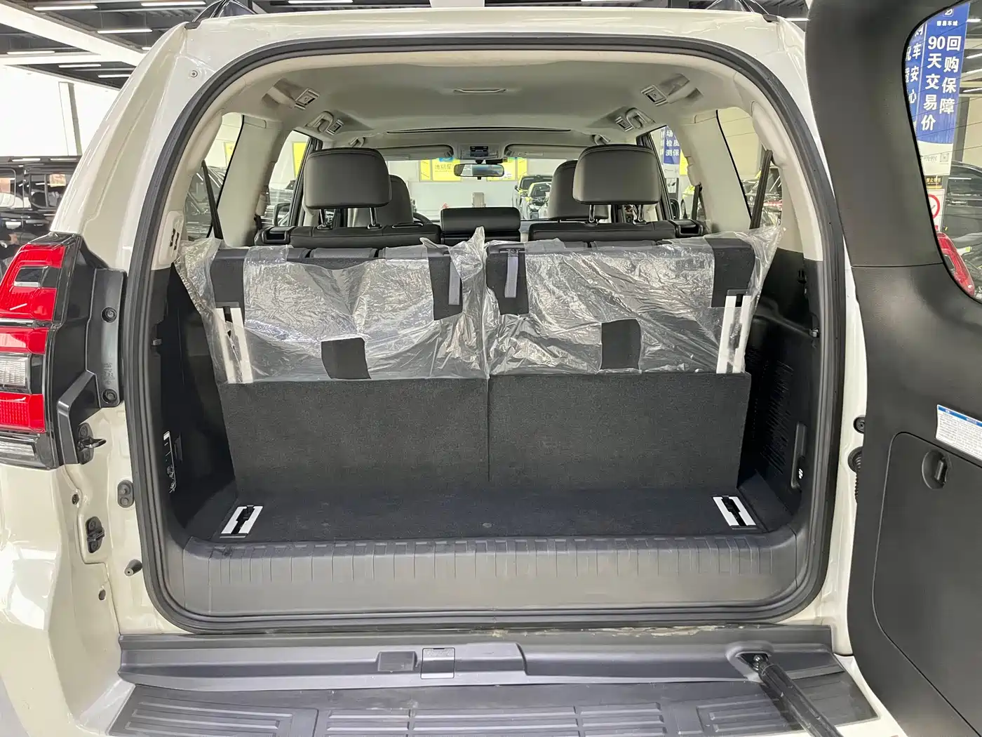 Toyota Prado 2018 3.5L Automatic TX-L Rear-mounted Spare Tire фото 11