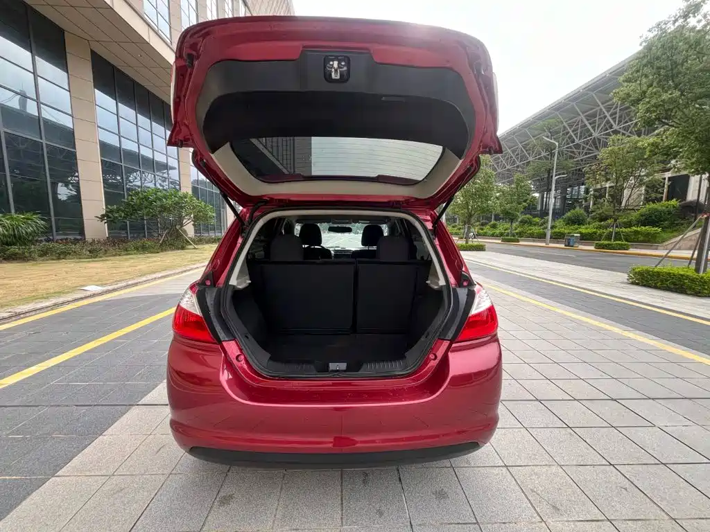 Venucia R50 2017 2016 Model 1.6L Automatic Elite Edition