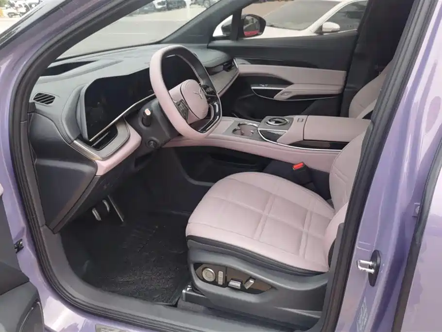 Hongqi Tian Gong 08 2025 680 Ultra AWD фото 9
