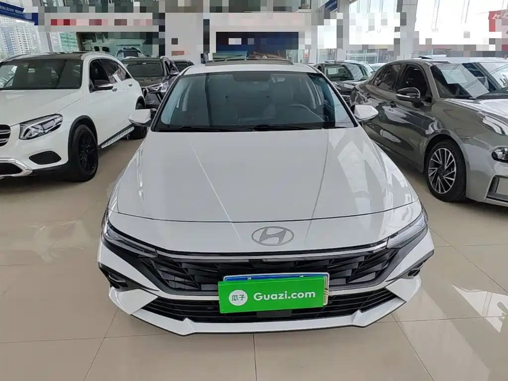 Hyundai Elantra 2023 1.5L CVT GLX Elite Edition фото 3