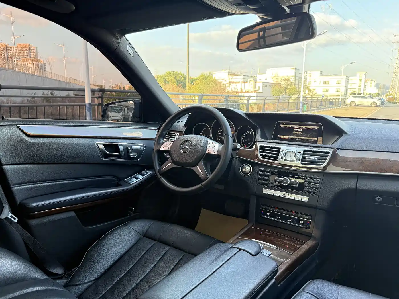 Mercedes-Benz E-Class 2015 E 260 L фото 20