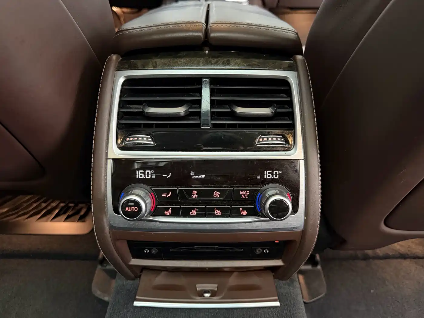 BMW 7 Series 2016 730Li Leading фото 24