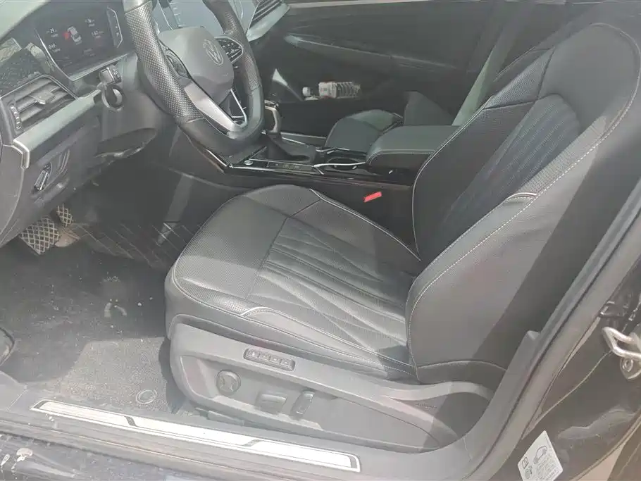 Volkswagen Passat 2023 Facelift 330TSI Luxury Edition фото 9