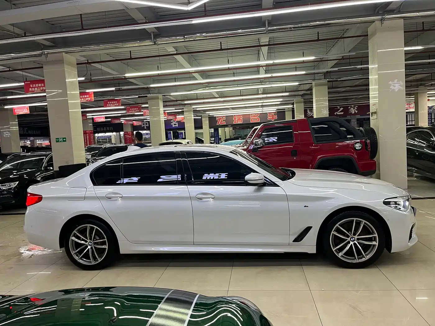 BMW 5 Series 2019 525Li M Sport Package фото 8