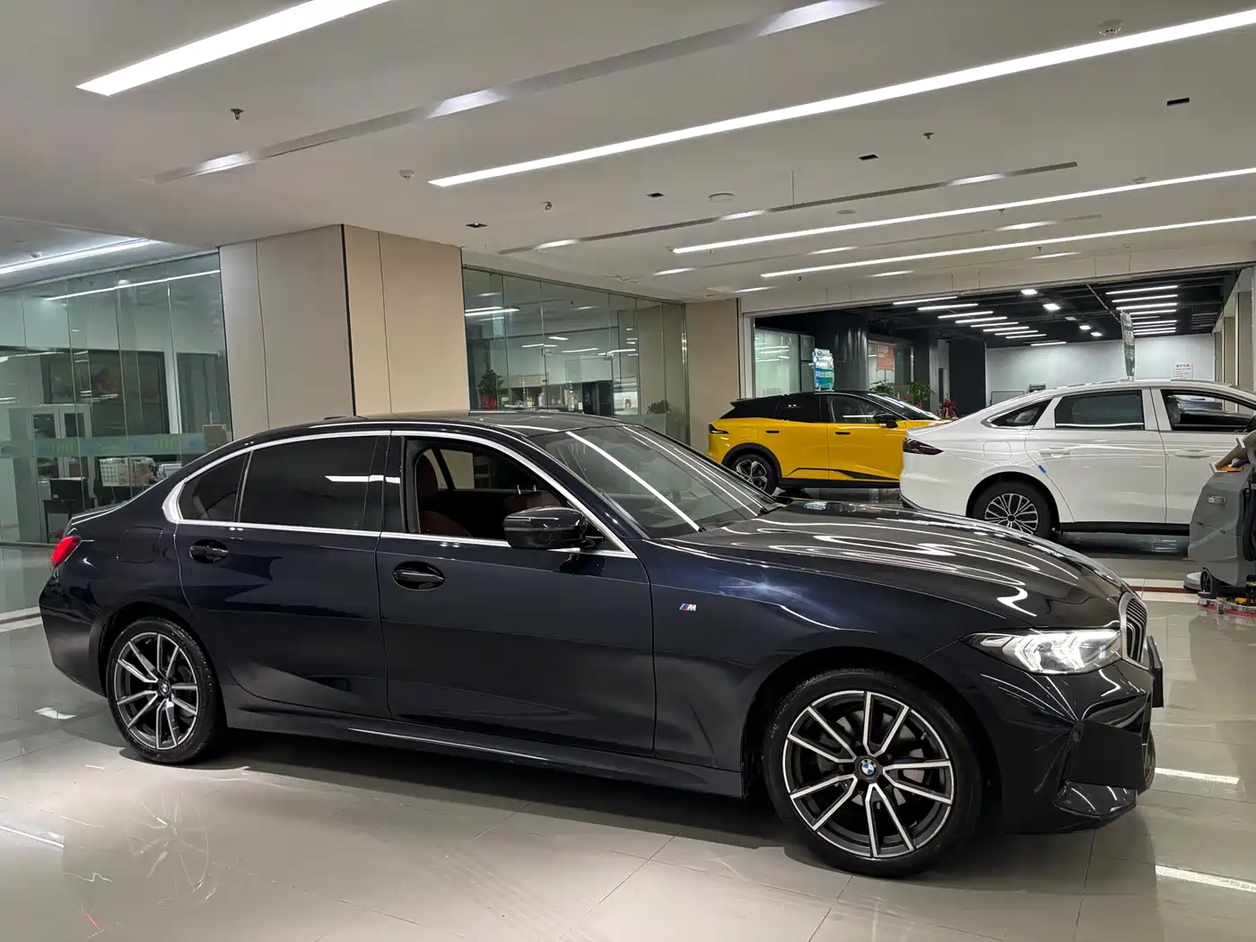 BMW 3 Series 2024 320i M Sport Package фото 5