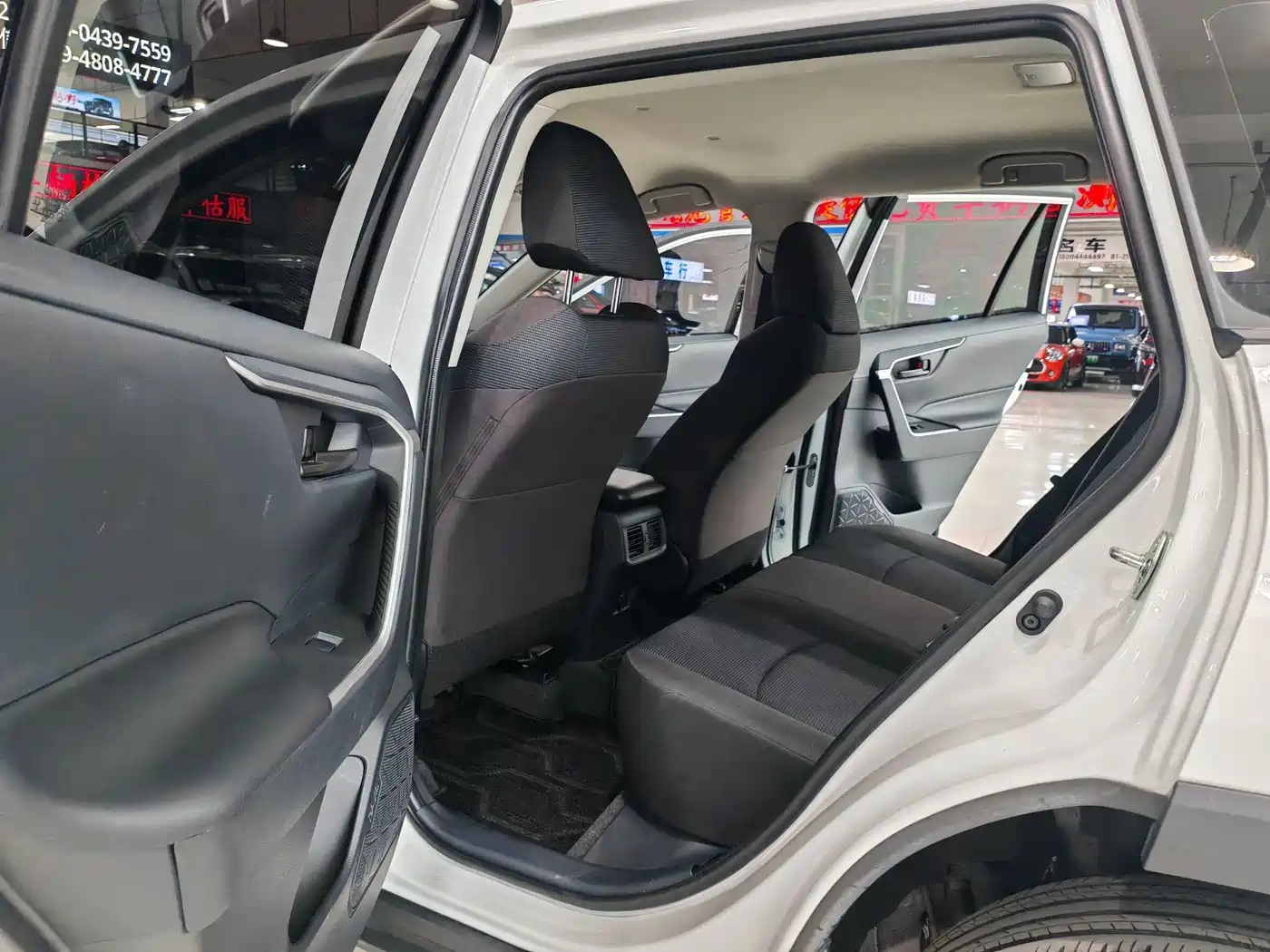 Toyota RAV4 Rongfang 2024 2.0L CVT FWD Urban Edition фото 5