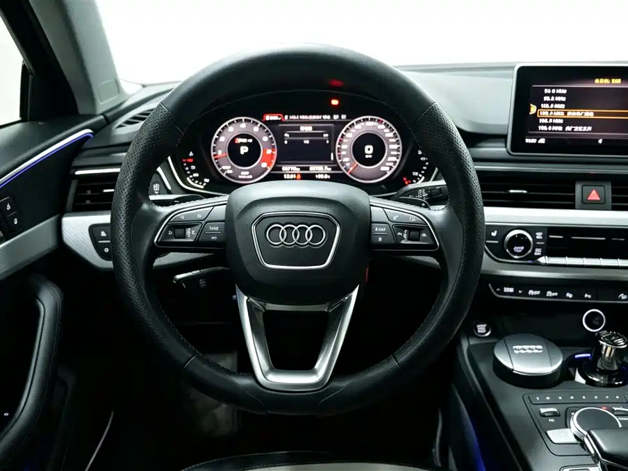Фото 12 - Audi A4 (Import)