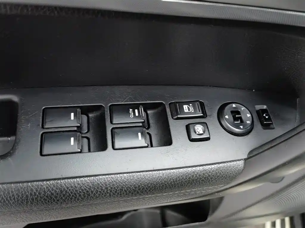 Kia Sorento 2013 2.2T 5-seat Diesel Comfort Edition фото 9
