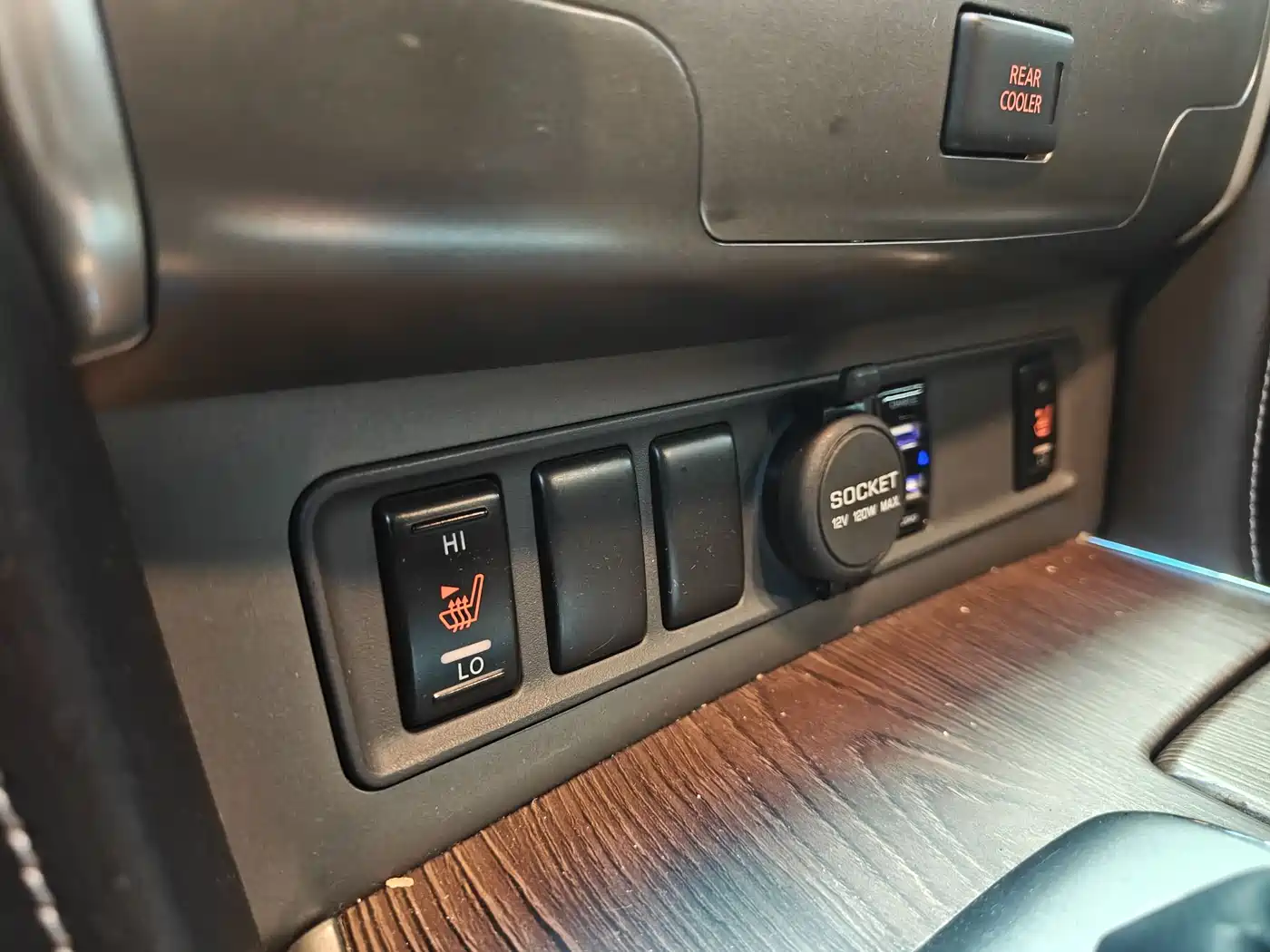 Nissan Patrol 2018 4.0L Leadership фото 6
