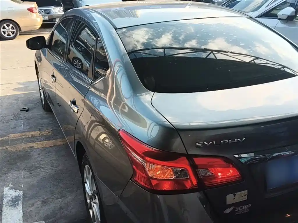 صورة 5 - Nissan Sylphy