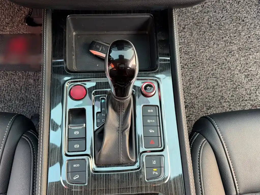 BYD Tang 2018 2.0T Automatic Smart Connection Honor Edition 7-Seater China V фото 9