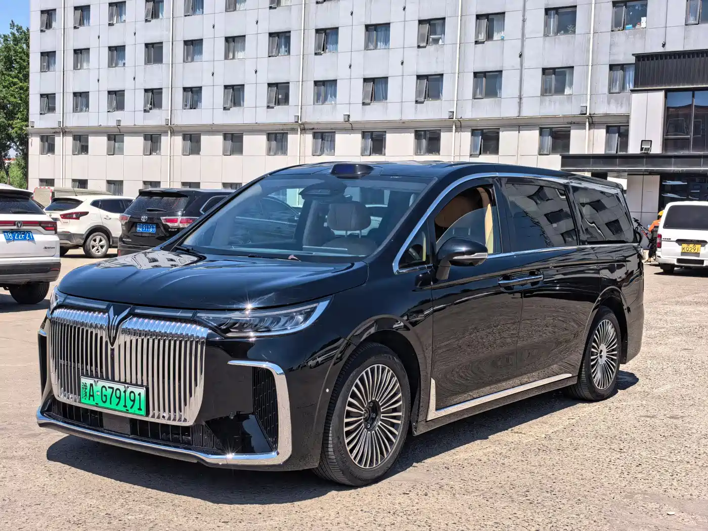 Voyah Auto Voyah Dreamer 2025 Model PHEV 4WD Premium QianKun Edition