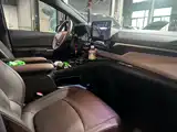 Фото 8 - Toyota Granvia