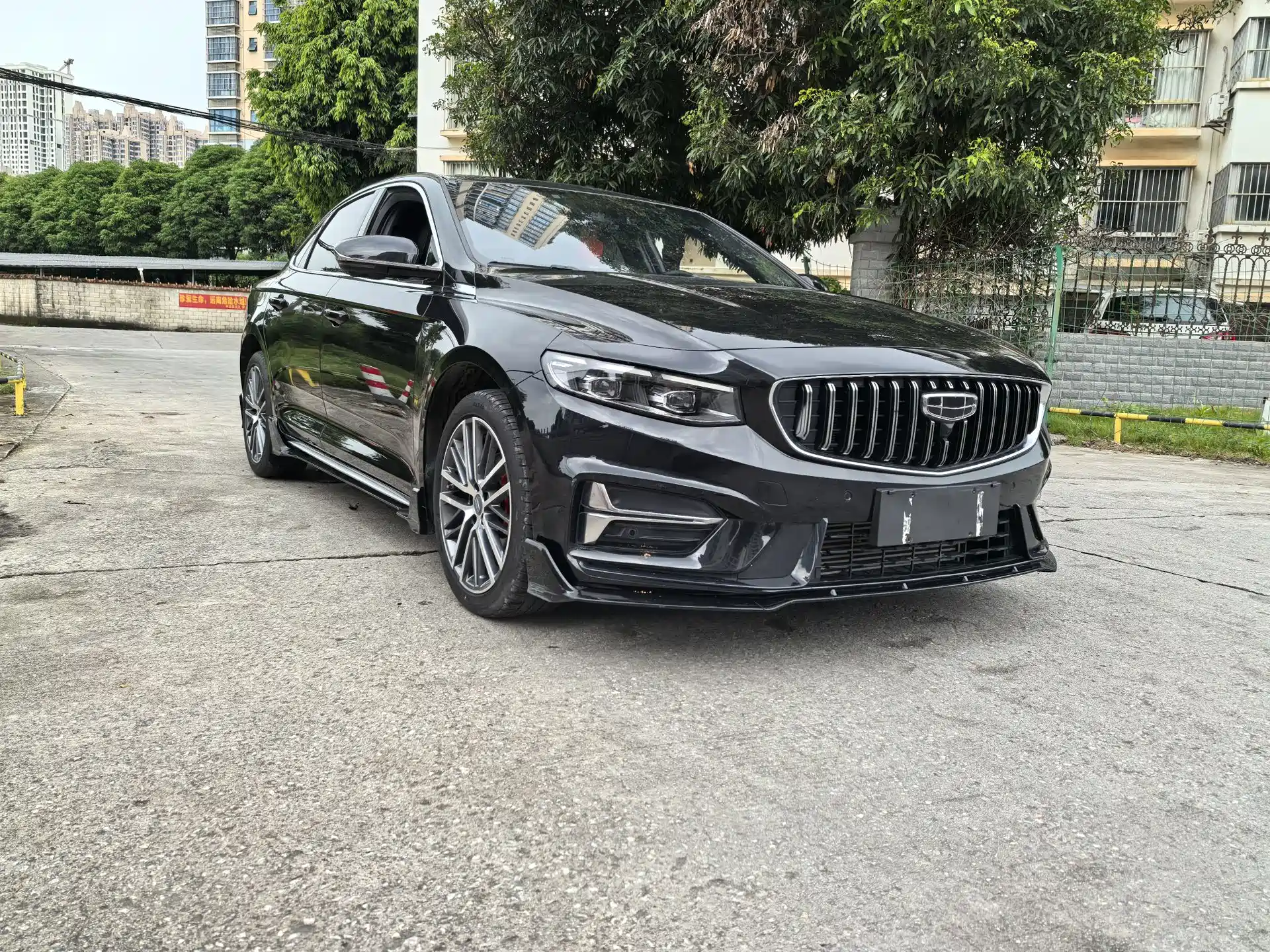 Фото 3 - Geely Preface