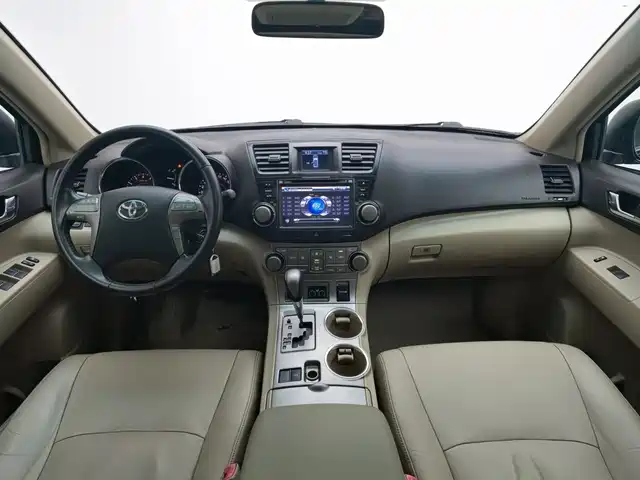 Toyota Highlander 2011 2.7L 2WD 7-seat Luxury — фото 5