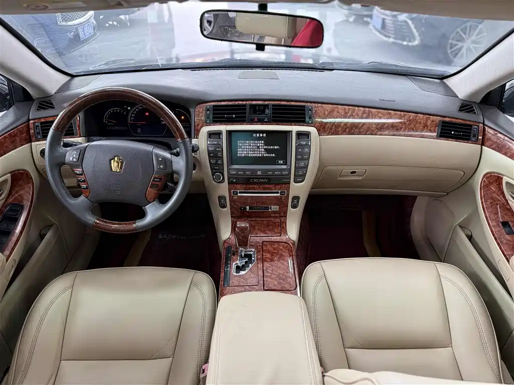 Toyota Crown 2005 Model 3.0L Royal Saloon фото 6