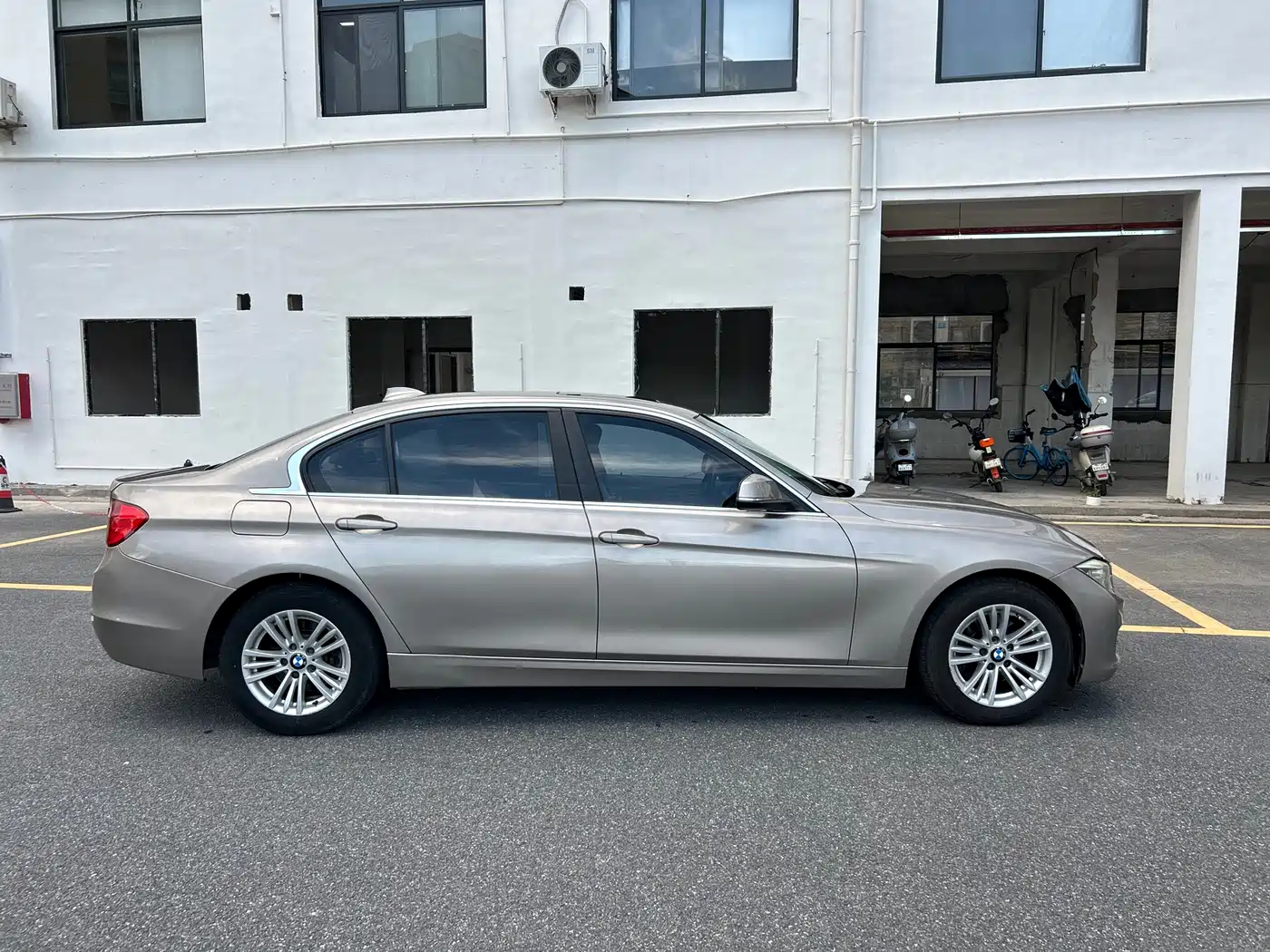 BMW 3 Series 2015 316Li Fashion фото 8