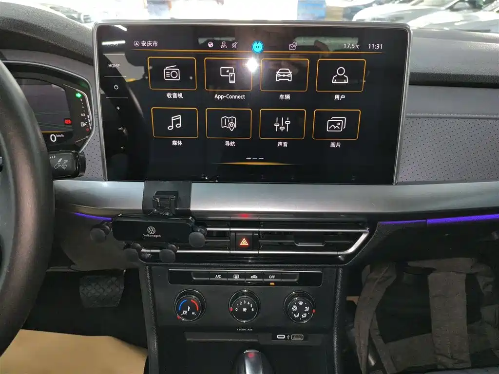 Volkswagen Lavida 2023 1.5L Auto Luxury Edition фото 13