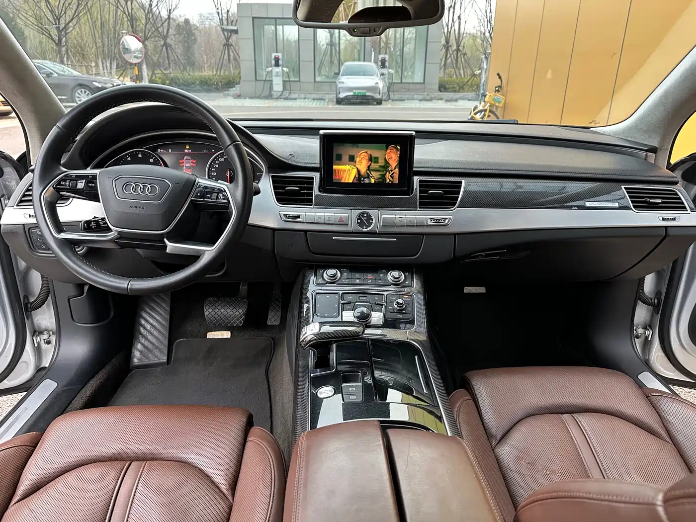 Audi A8 2011 A8L 3.0 TFSI quattro Luxury (213kW) фото 12