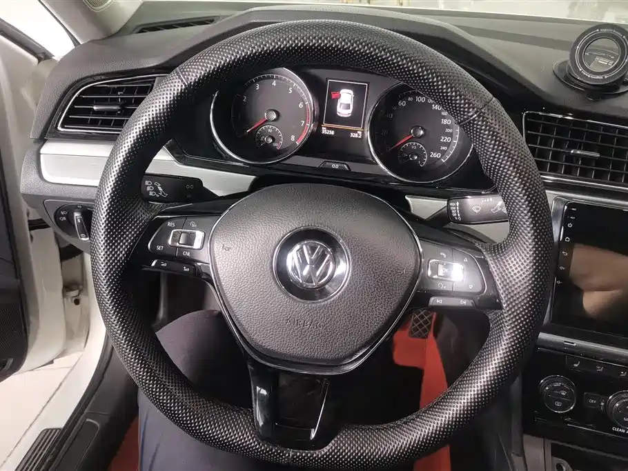 Volkswagen Lamando 2017 280TSI DSG Luxury Edition фото 15