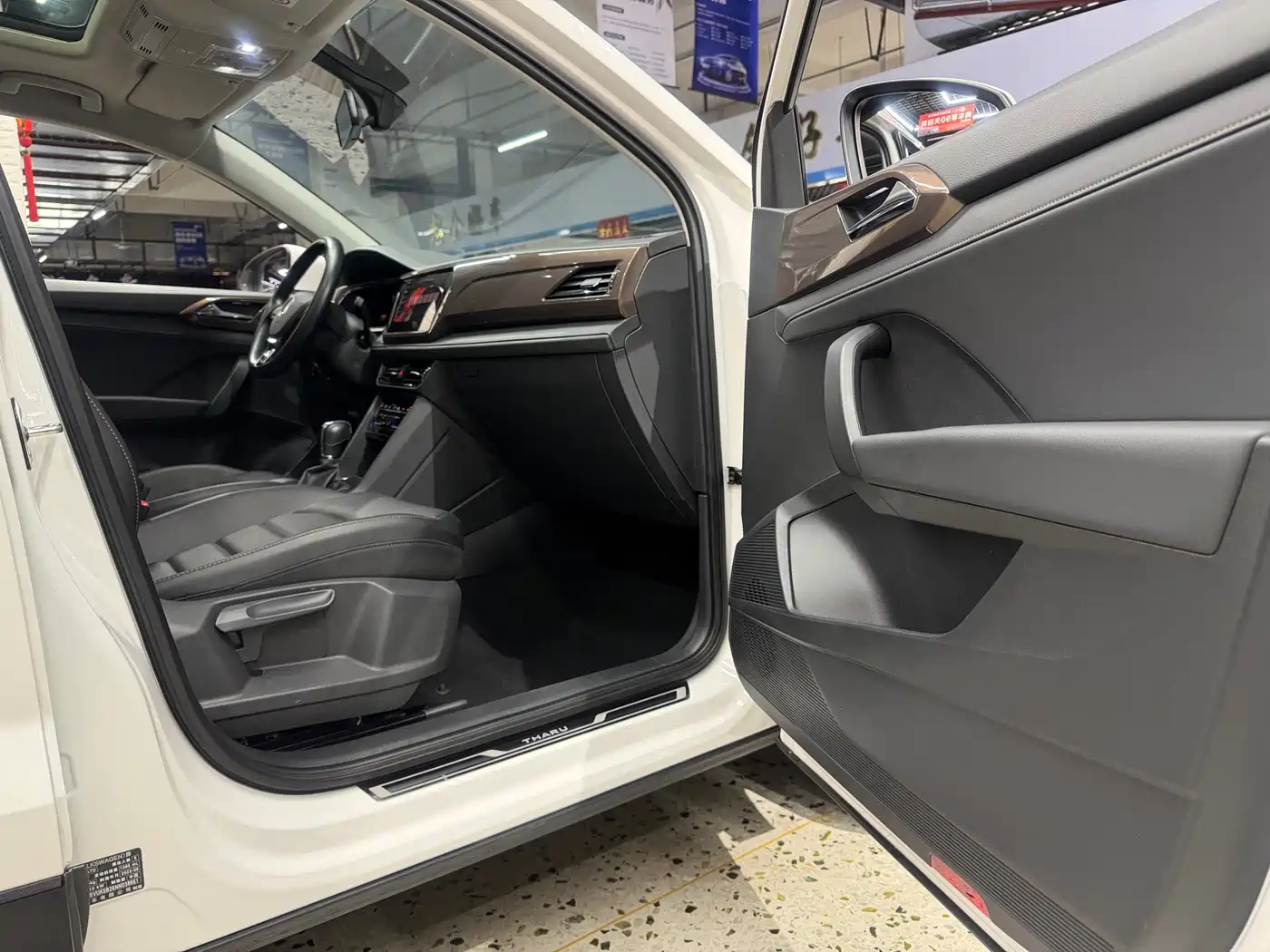 Volkswagen Tharu 2022 280TSI FWD Luxury Edition фото 15