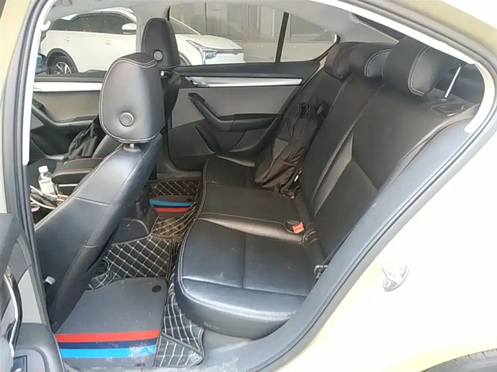 Škoda Octavia 2015 1.4TSI DSG逸致版 фото 17