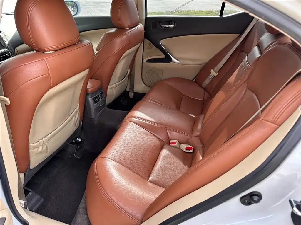 Lexus IS 2009 300 Luxury Edition фото 8