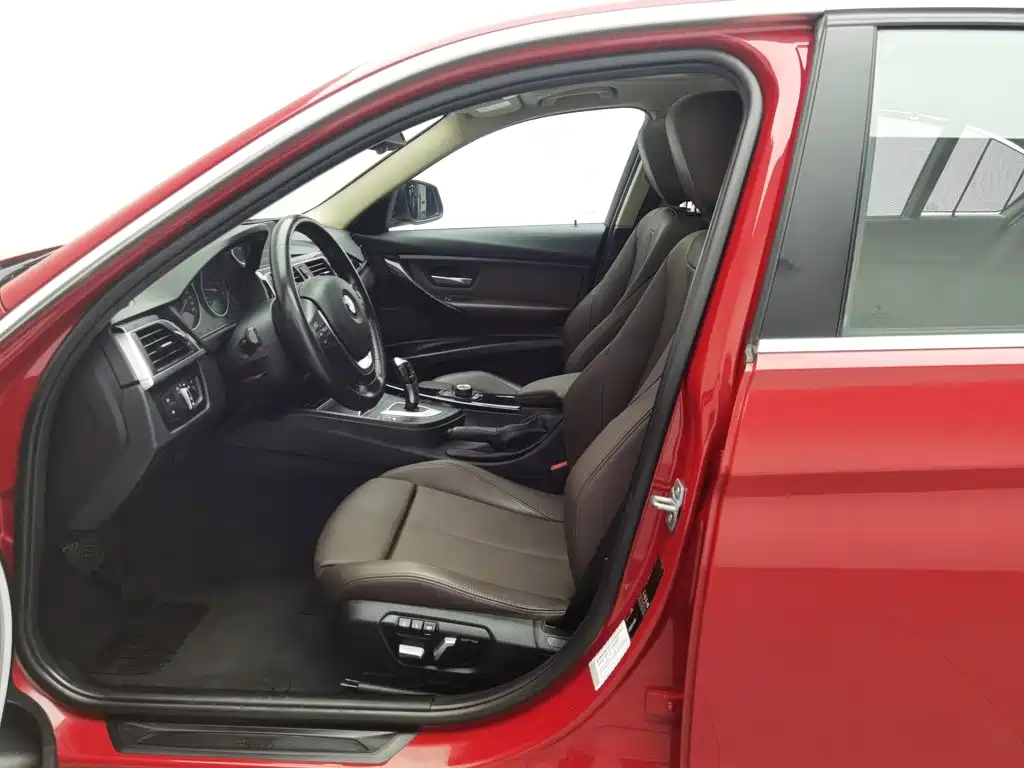 Photo 10 - BMW 3 Series